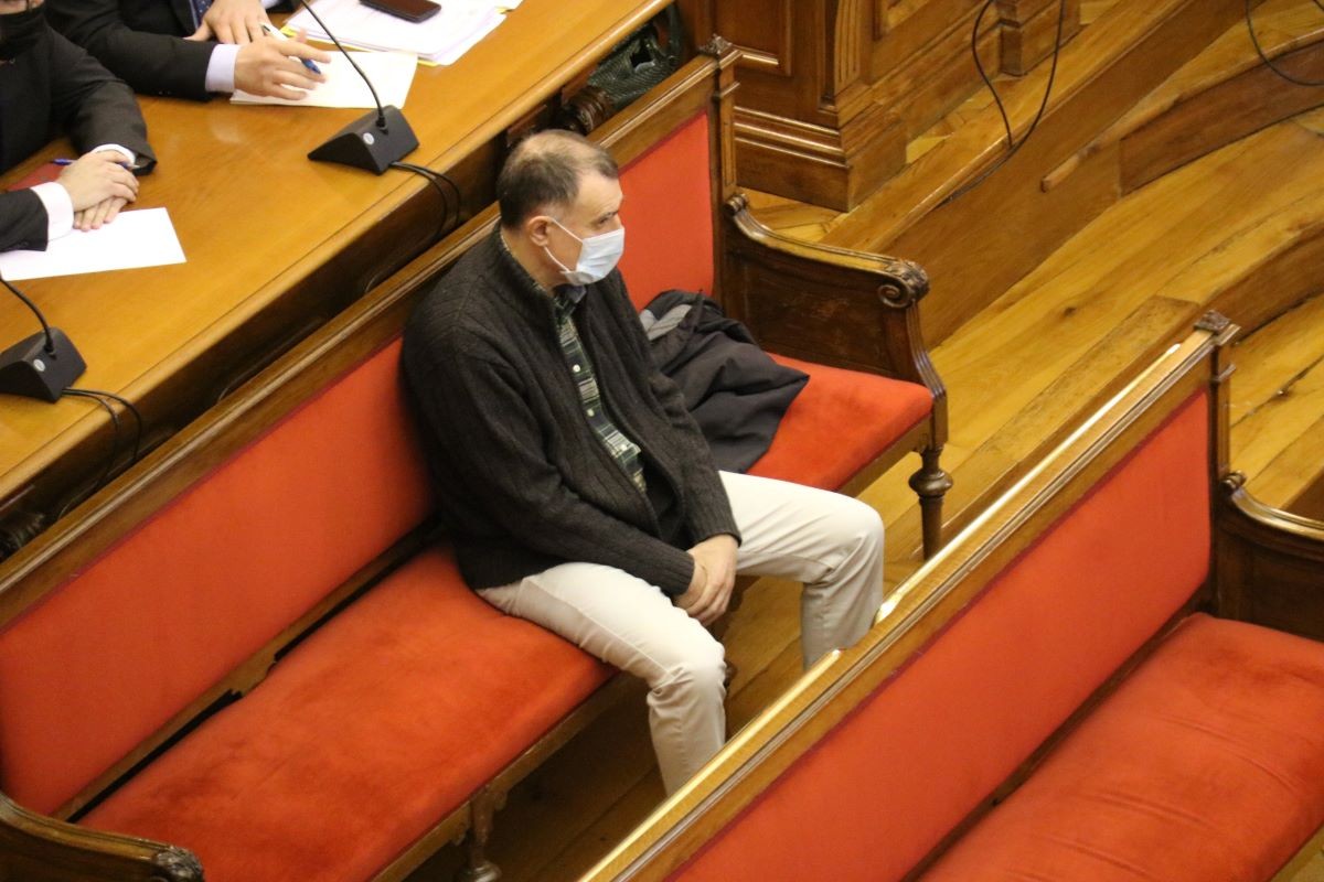 Jaume Badiella assegut al banc dels acusats de l'Audiència de Barcelona. 