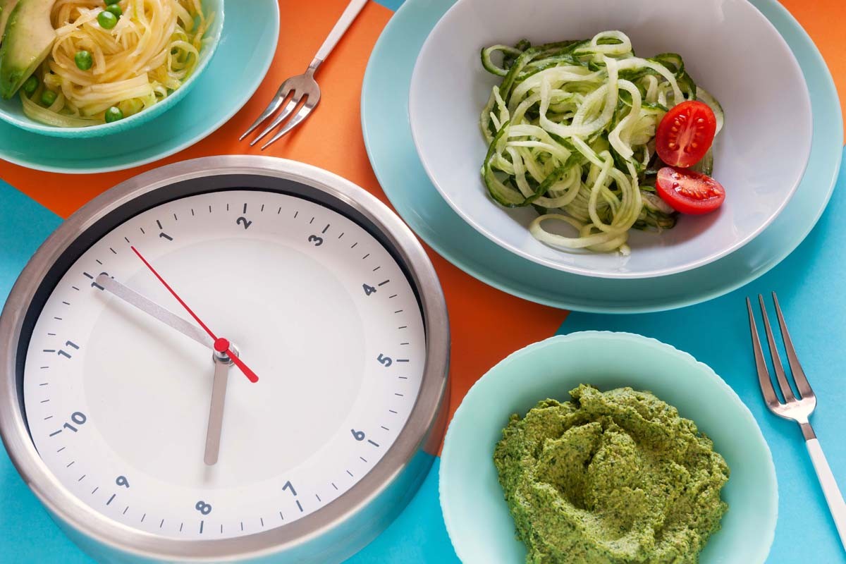 Deixar de menjar durant un es hores és una de les últimes tendències, però genera debat.