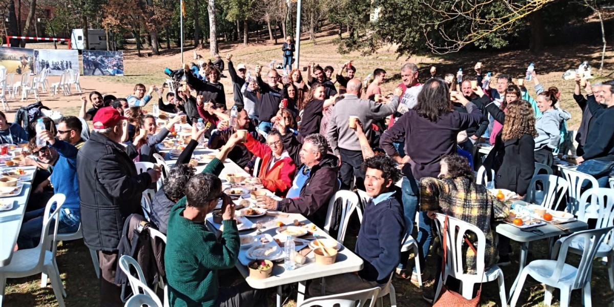 El dinar popular en suport a la Berta va aplegar desenes de persones