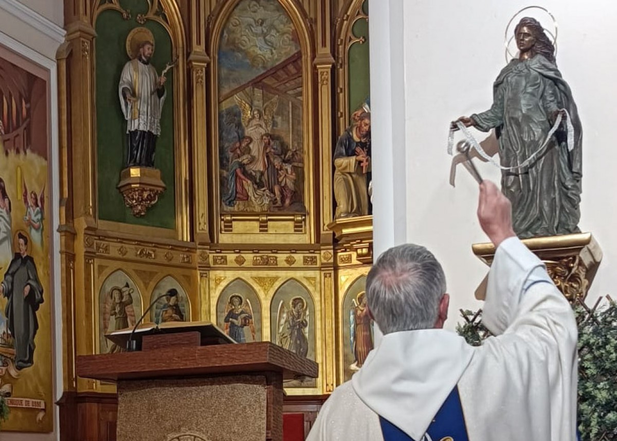 Benedicció de la imatge de la Mare de Déu de la Cinta a la Parròquia del Roser, a Ferreries, Tortosa 