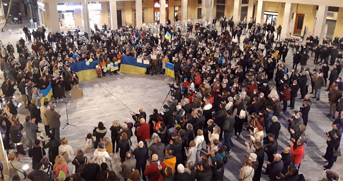 Concentració a Tortosa per la pau a Ucraïna.