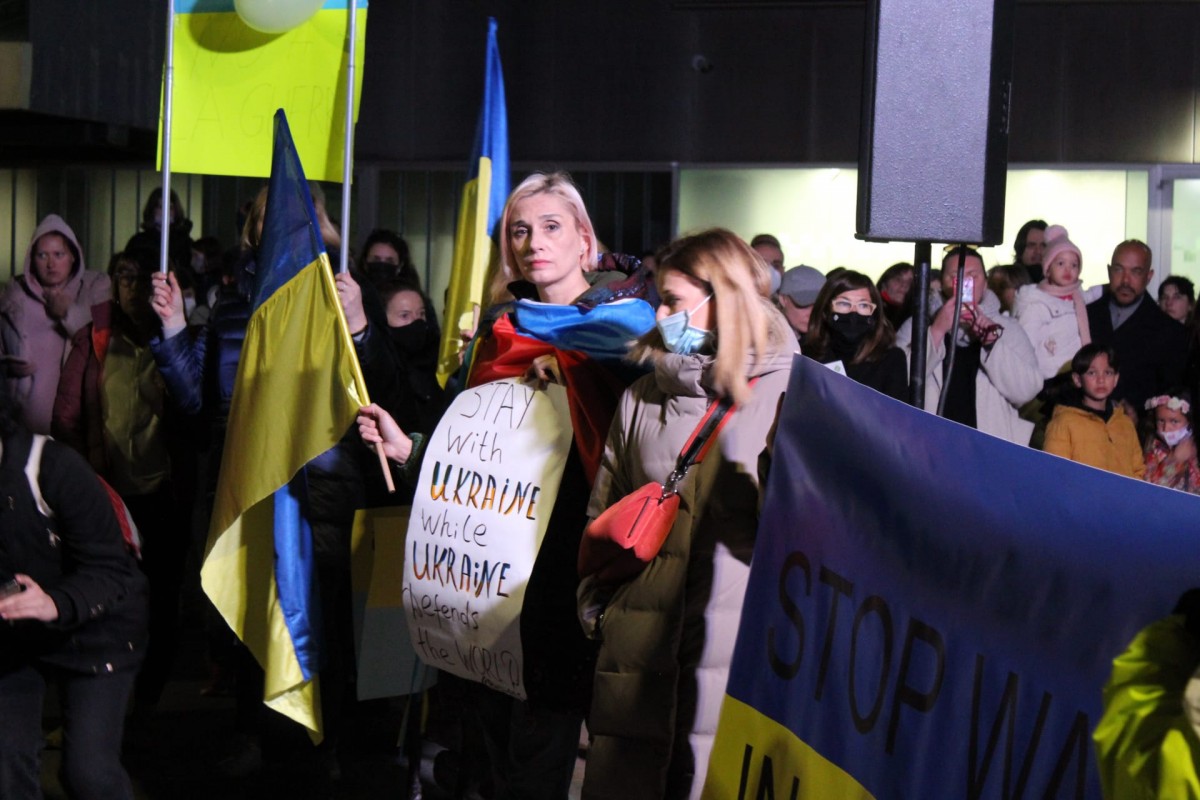 Una ucraïnesa durant una manifestació per reclamar la pau a Sant Cugat