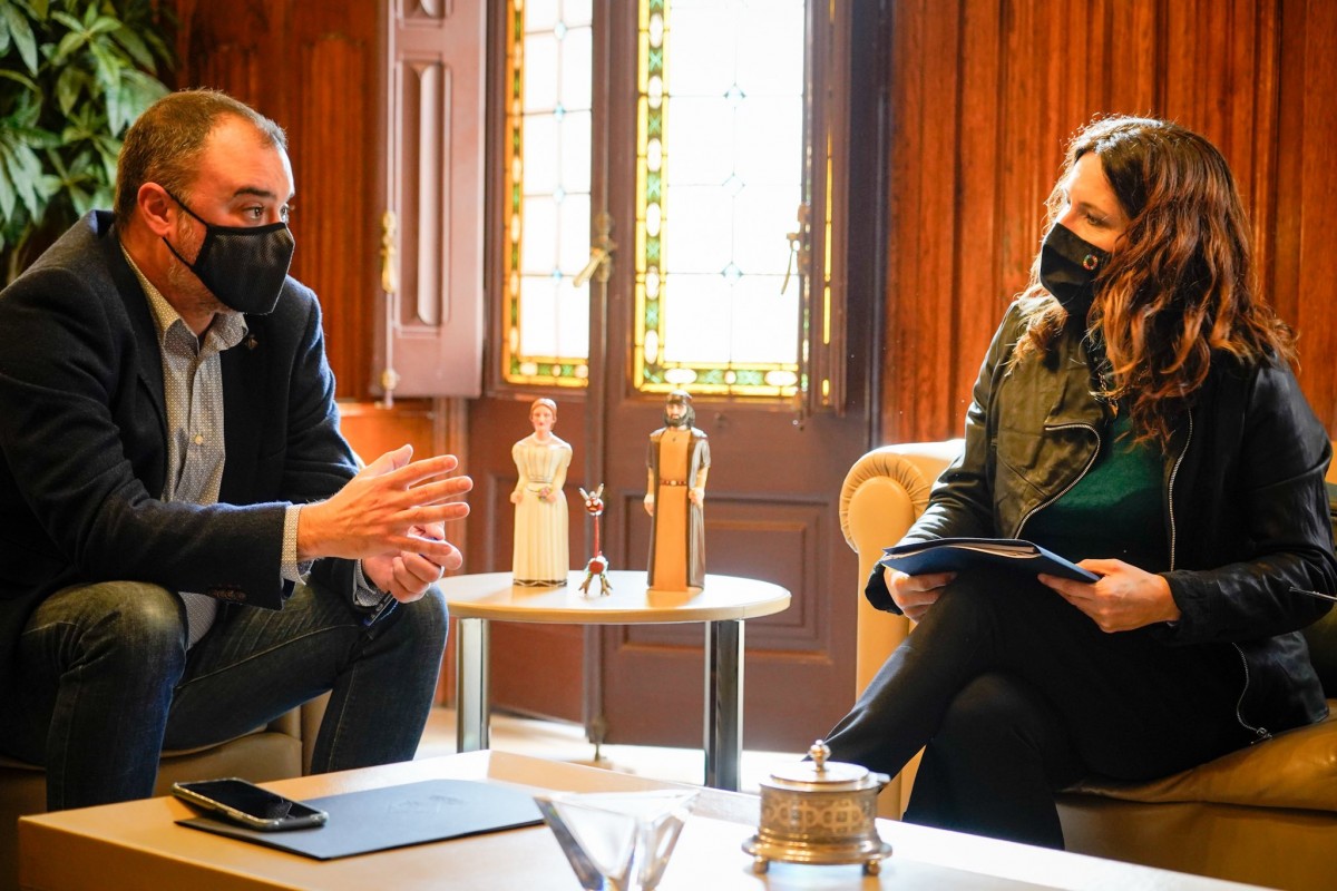 Reunió entre la consellera Laura Vilagrà i l'alcalde Jordi Ballart a Terrassa. 