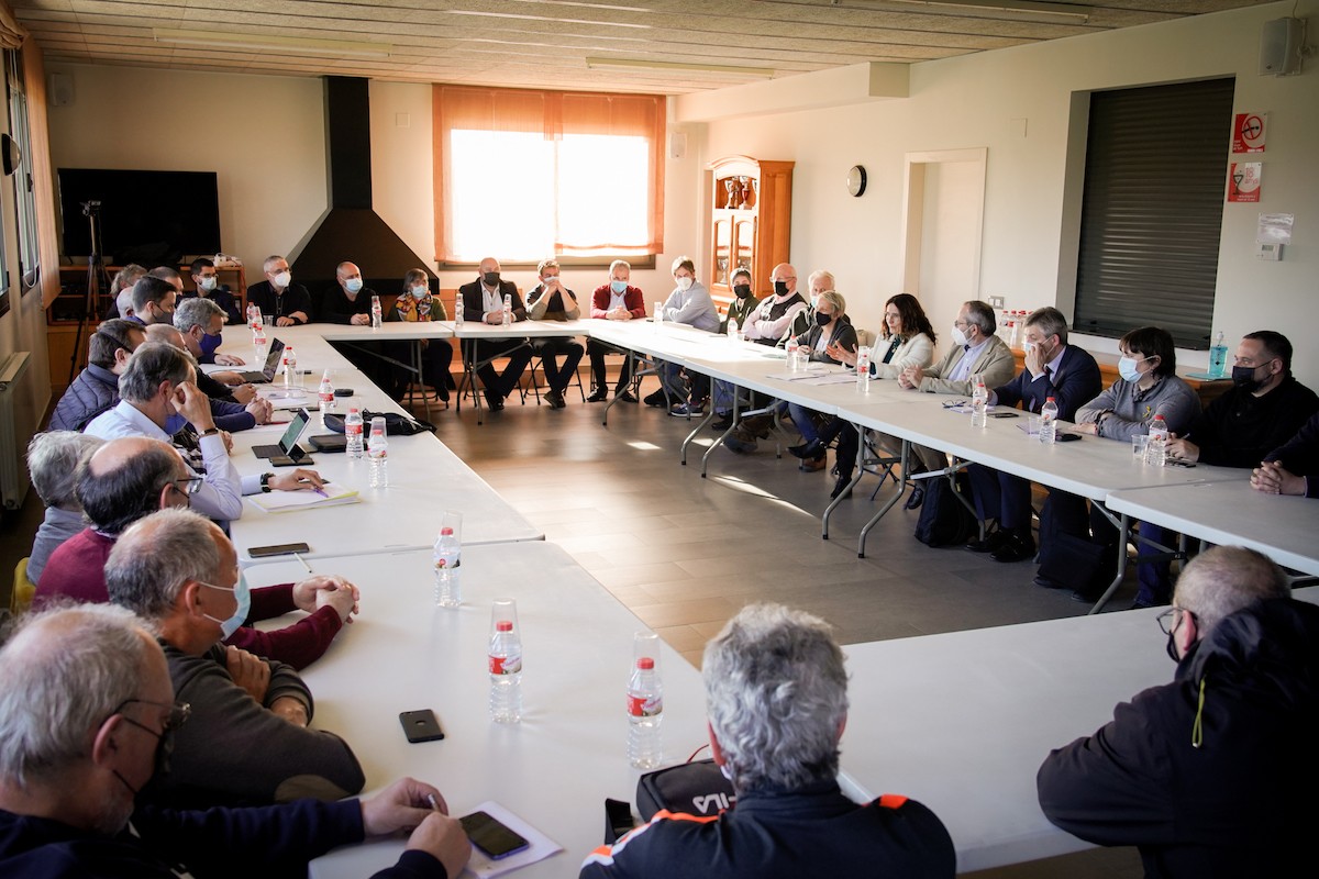 Laura Vilagrà reunida amb entitats municipalistes