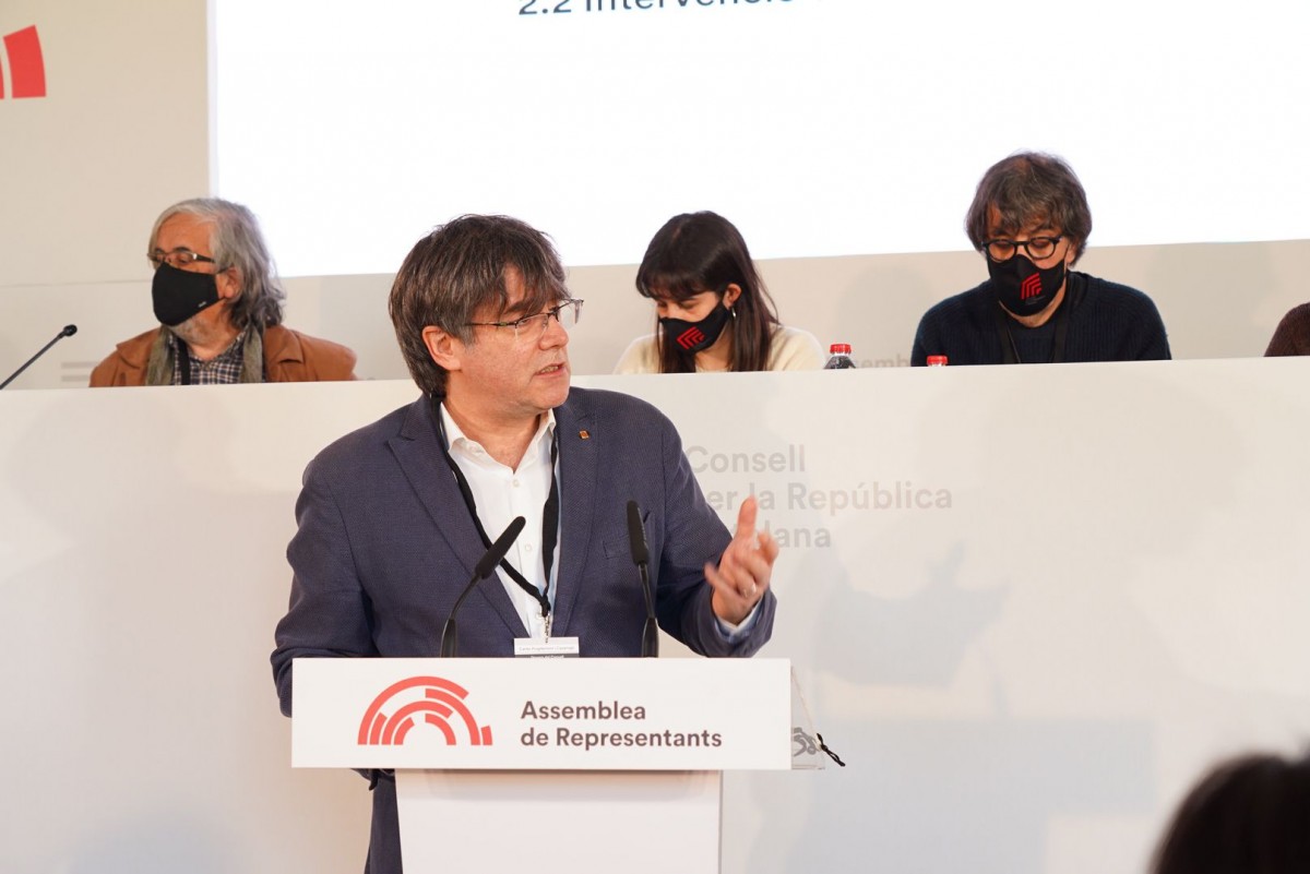 Carles Puigdemont, davant de l'assemblea de representants del Consell.