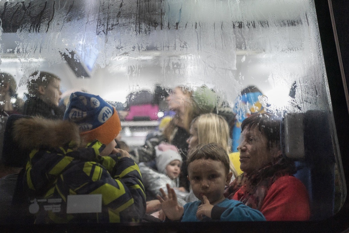 Refugiats surten d'Ucraïna després de la invasió russa