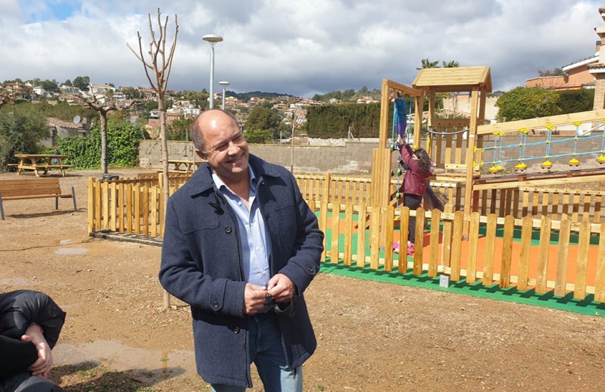 L'alcalde de Castellvell, Josep Sabaté, a la inauguració del parc infantil de Castellmoster