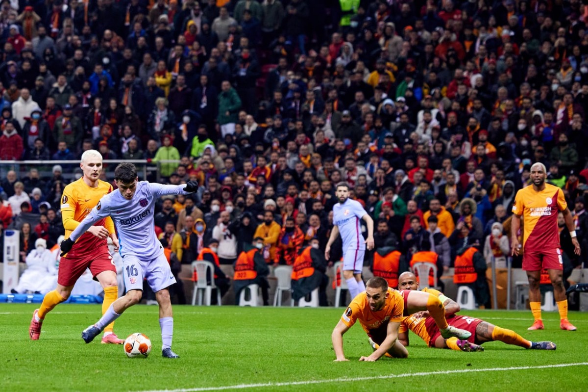 Pedri, en la jugada d'un gol contra el Galatasaray