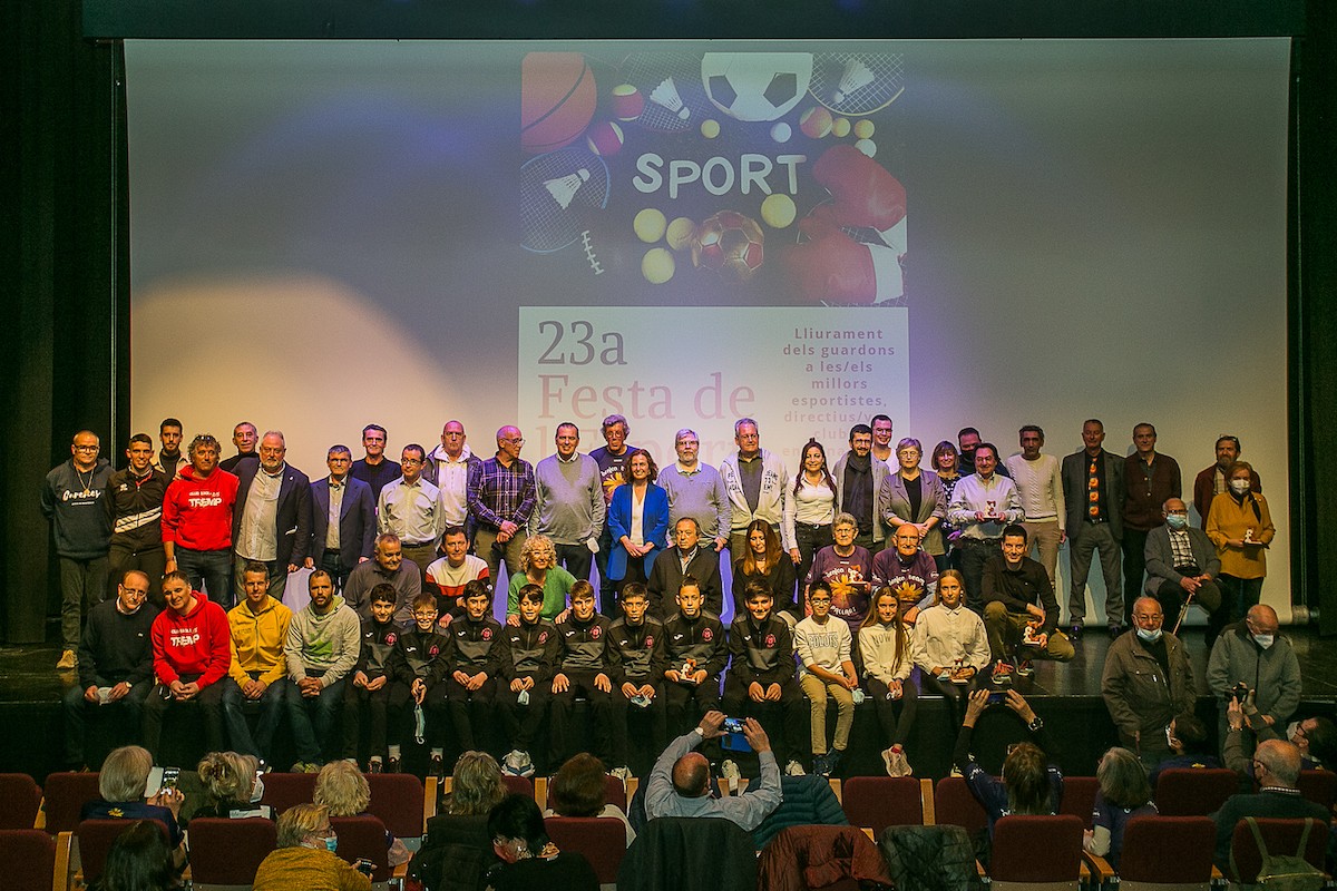 Imatge de tots els guardonats al final de l'acte