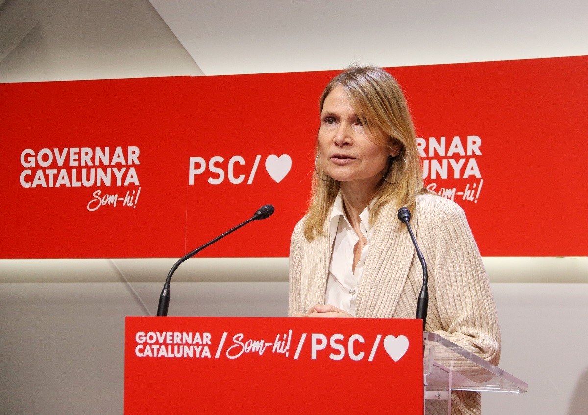 La viceprimera secretària del PSC, Lluïsa Moret, en roda de premsa