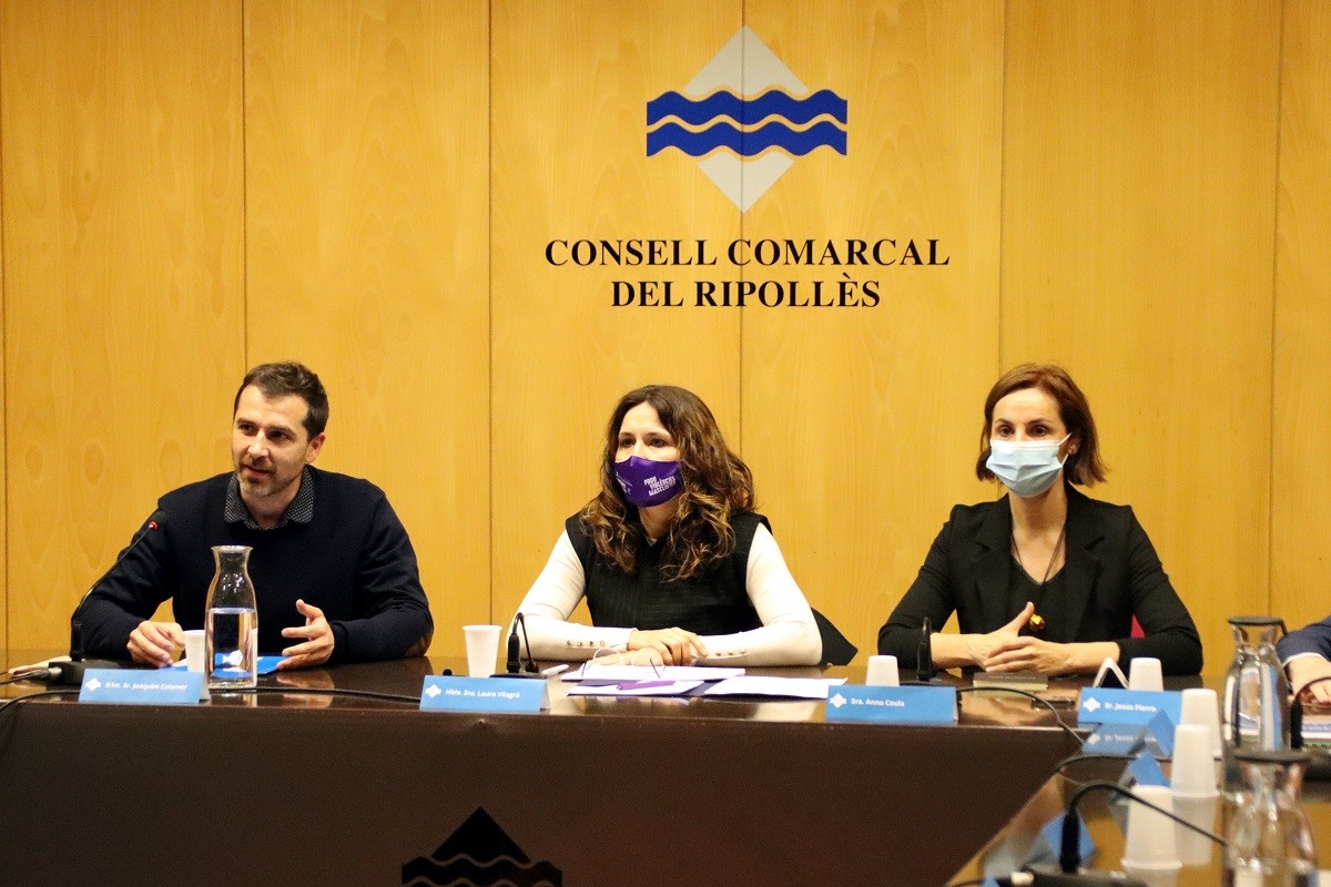 La consellera Laura Vilagrà en la trobada al Ripollès aquest dimarts