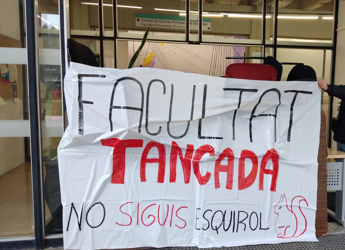 Pancarta del Sepc a l'UAB en motiu de la vaga