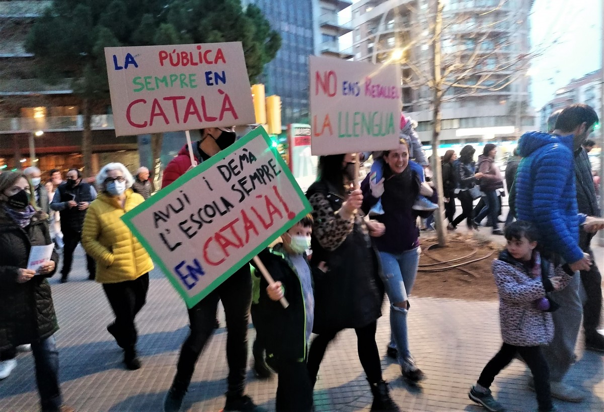 Manifestació en defensa de l'escola en català a Manresa