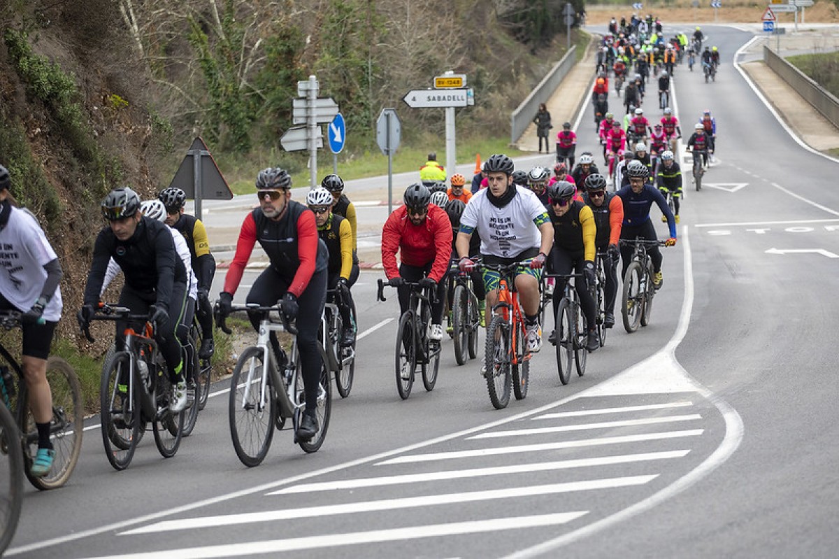 Una pedalada popular en record d'un ciclista mort al mes de març a Castellar