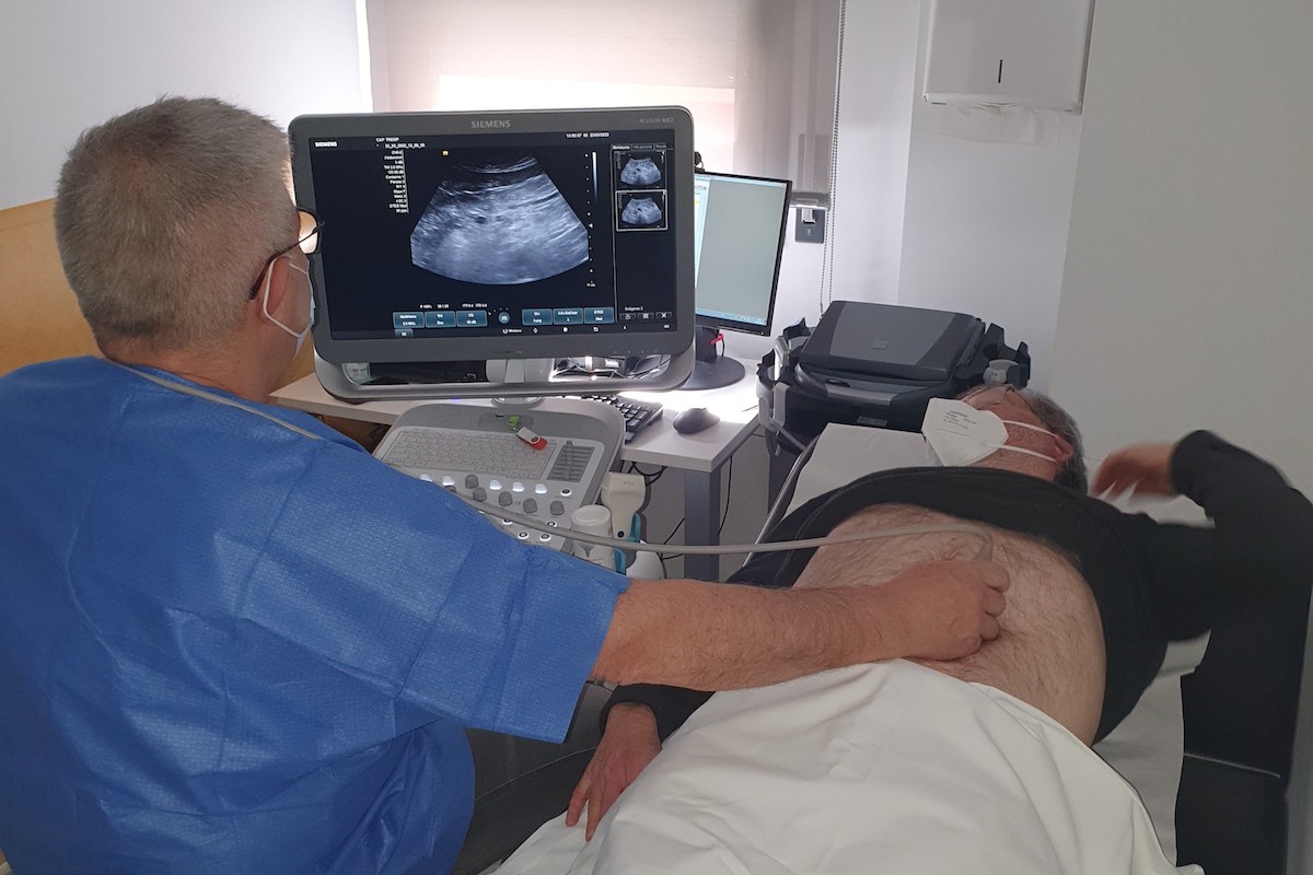 Imatge d'una ecografia abdominal realitzada en un CAP