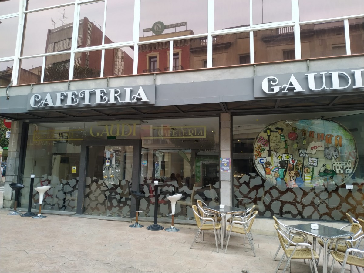 Exterior de la cafeteria de l'Hotel Gaudí de Reus, aquest dimarts