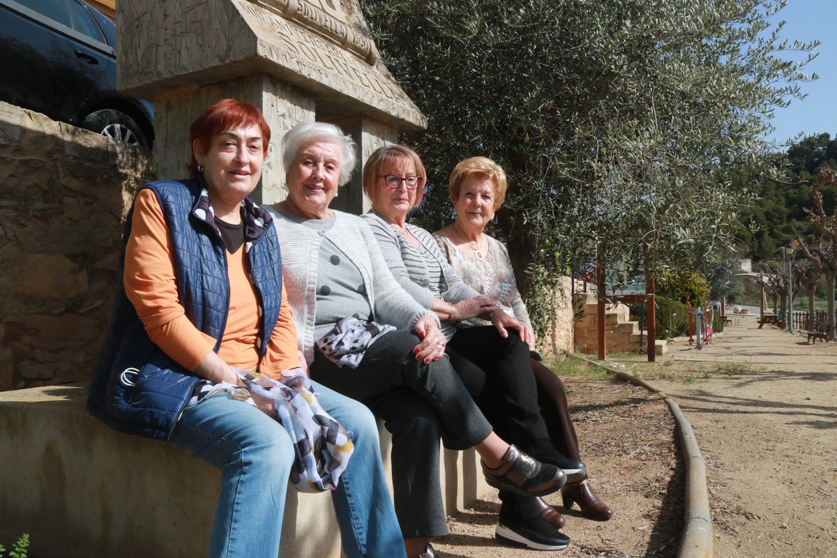 Un grup de dones de Solivella, de la Conca de Barberà, parlen xipella i participen al projecte Rurals Som Xipella