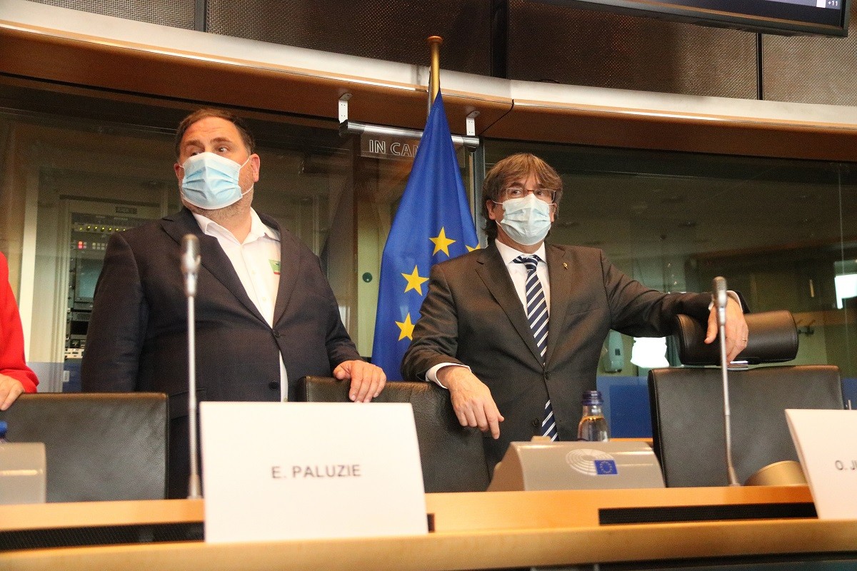 Oriol Junqueras i Carles Puigdemont, aquest dimarts al Parlament Europeu.