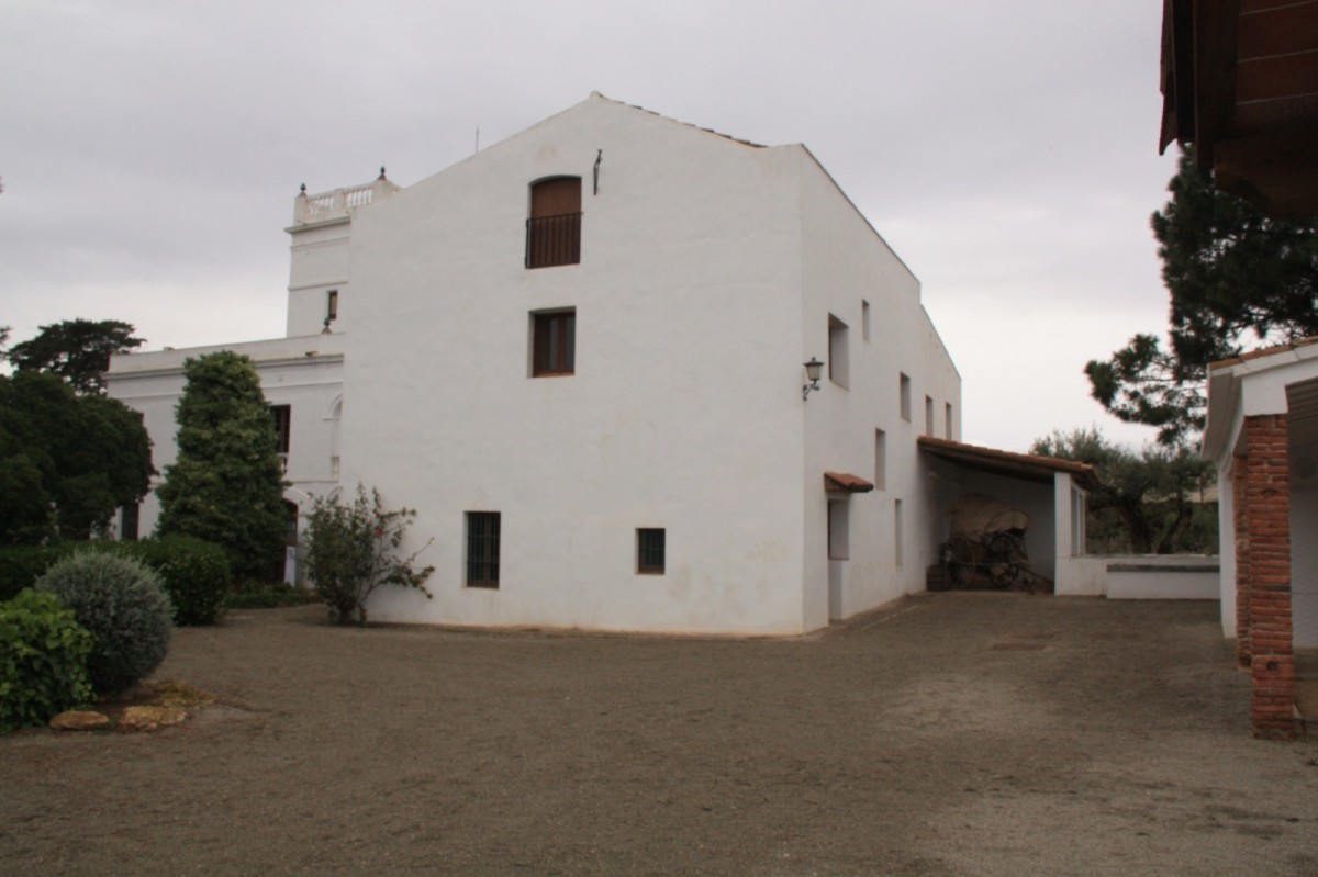 L'exterior del Mas Miró, a Mont-roig del Camp