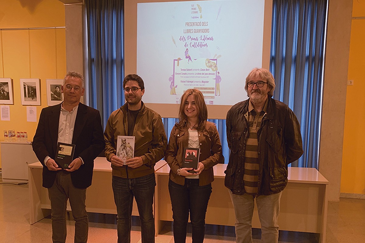 Durant la presentació dels llibres dels Premis Literaris de Calldetenes