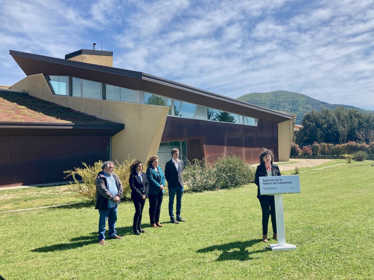 Teresa Jordà ha presentat el full de ruta de l'ANC des de Can Trona, a la Vall d'en Bas.