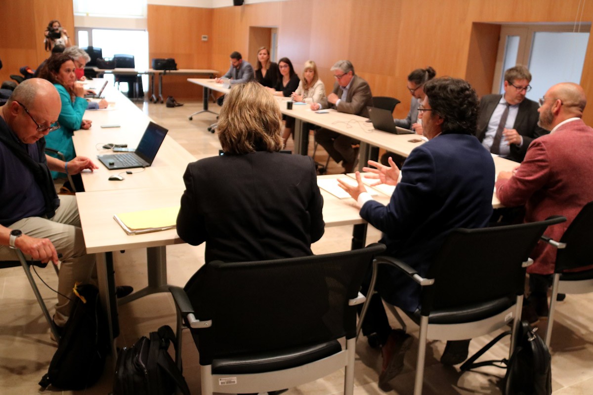 Reunió de la Taula de Mobilitat de les Terres de l'Ebre a la seu de la delegació del Govern, a Tortosa  