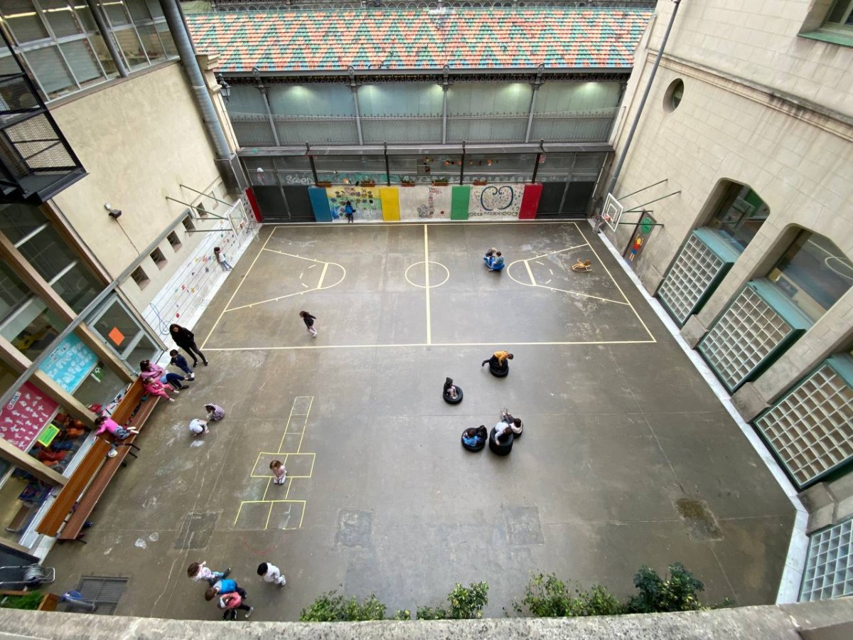 Pati de l'Escola de la Concepció de Barcelona, un dels que es transformarà