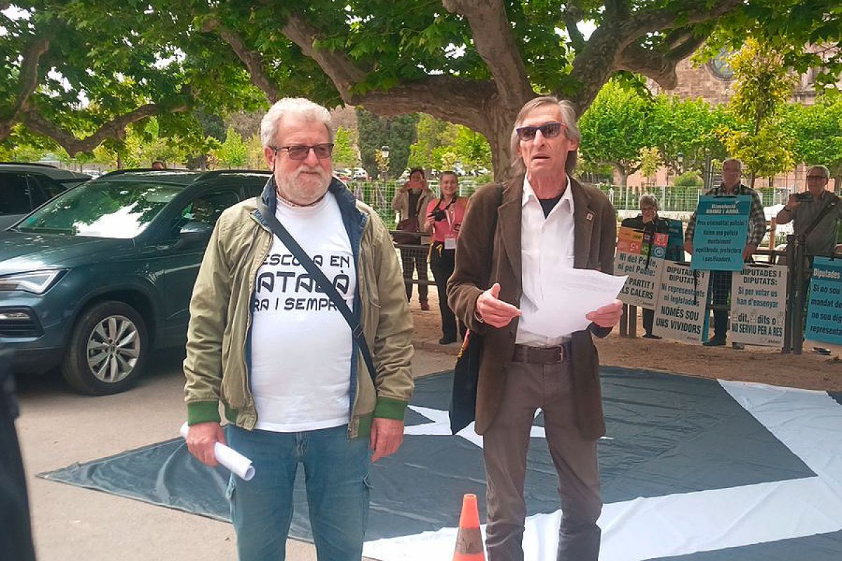 Jaume Sastre i Tati Furriols, aquest dijous a la tarda al davant del Parlament