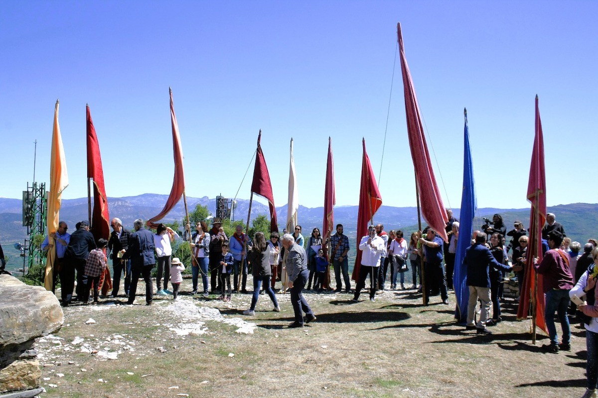Imatge de la trobada de banderes dels pobles del pabordat