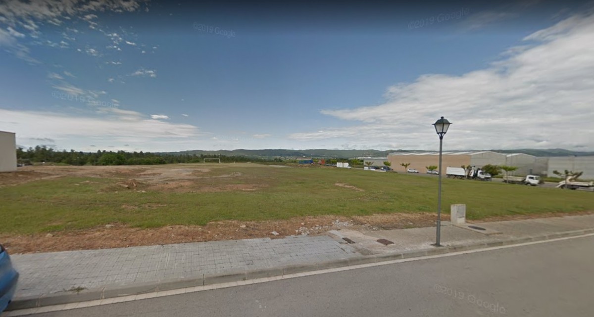 Terrenys on s'ubicarà la pista poliesportiva d'El Pi de Sant Just, a Olius