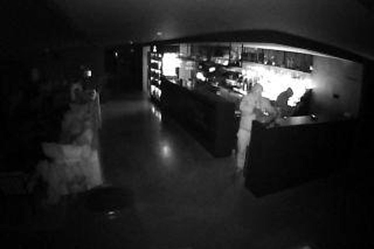 Captura de la càmera de seguretat del restaurant durant un dels robatoris