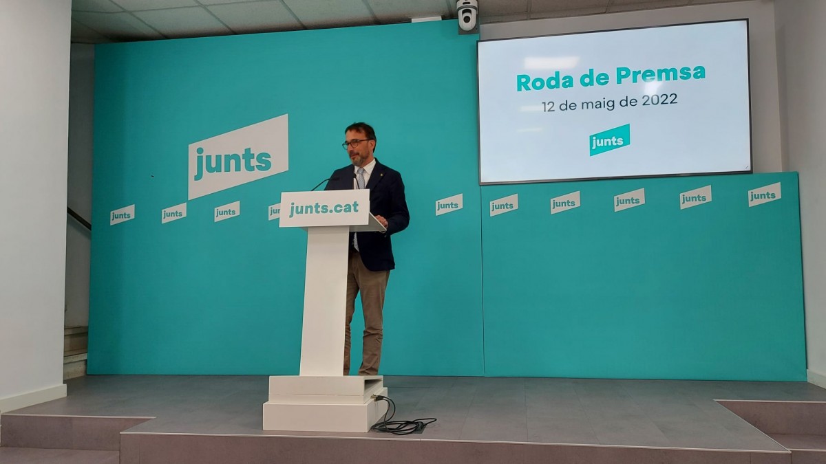 El portaveu de Junts, Josep Rius, en roda de premsa