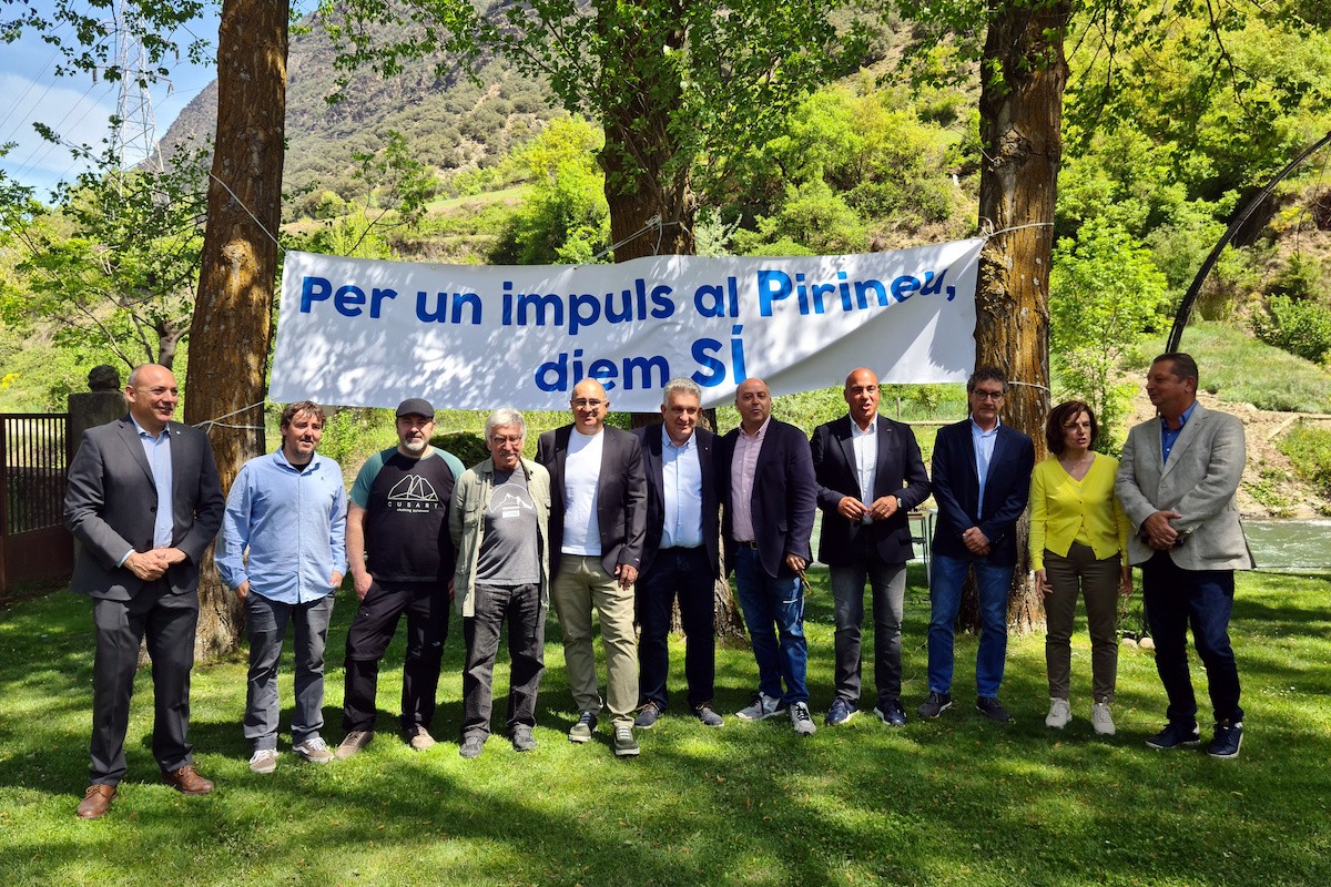 Presentació de la campanya 'Per un impuls al Pirineu, diem sí' al poble d'Escaló