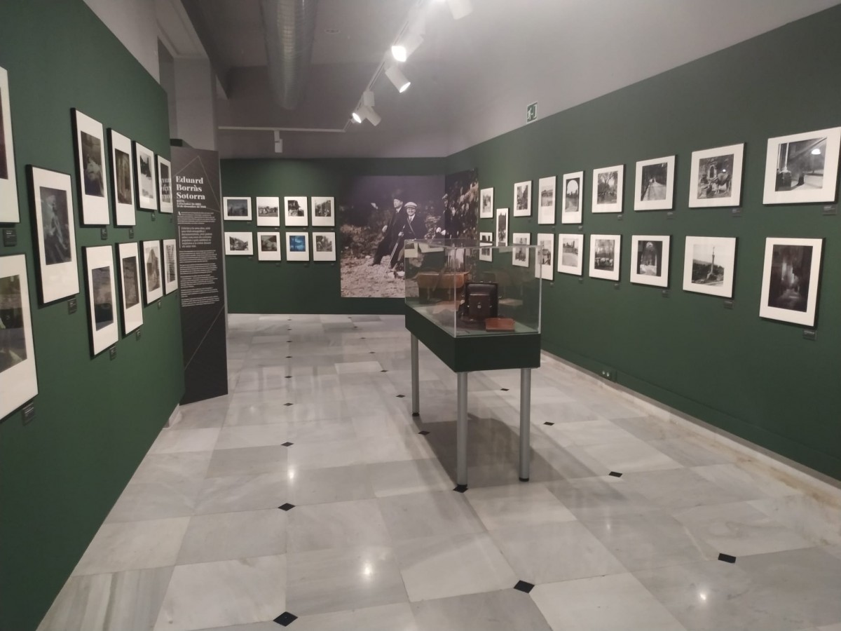 Dissabte hi ha una visita guiada a la mostra fotogràfica d'Eduard Borràs, Josep Prunera i Manuel Cuadrada, coneguts com «El Trípode» 