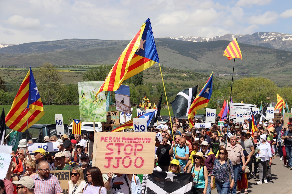 Manifestació contra els Jocs Olímpics d'Hivern a Puigcerdà.