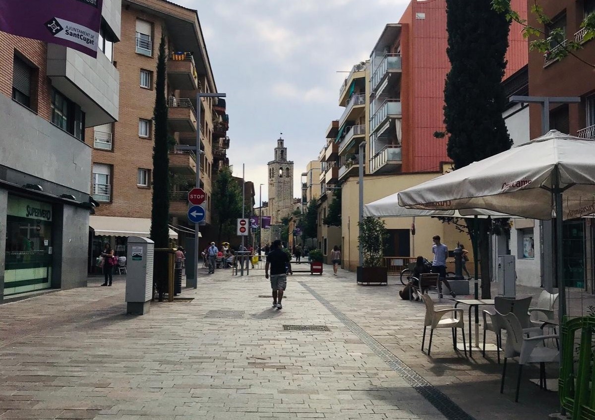 L'avinguda de Cerdanyola del barri Monestir-Sant Francesc
