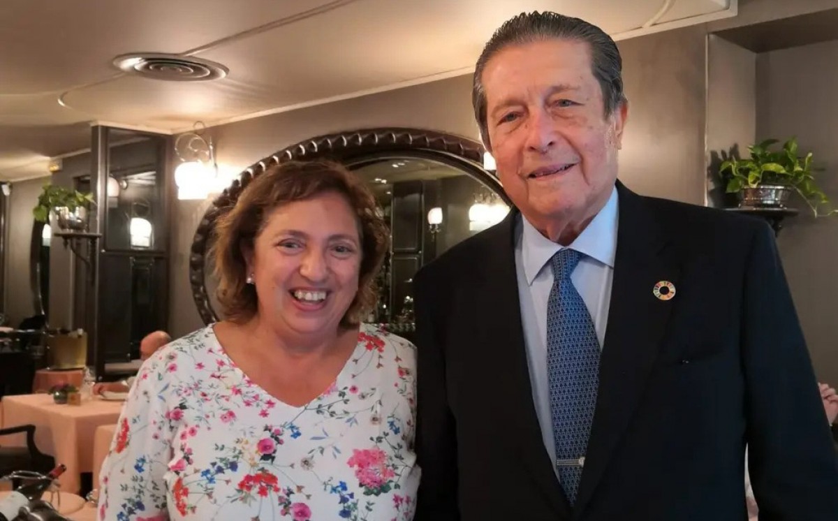 Federico Mayor Zaragoza i la presidenta de l'Associació d'Amics de la Unesco de Tortosa, Consol Sagrera