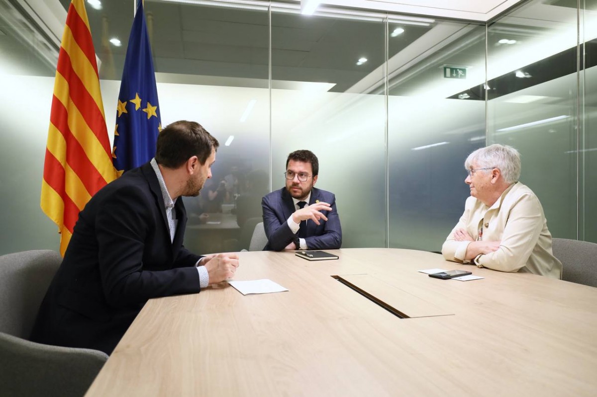 Pere Aragonès reunit amb Toni Comín i Clara Ponsatí, aquest matí al Parlament Europeu