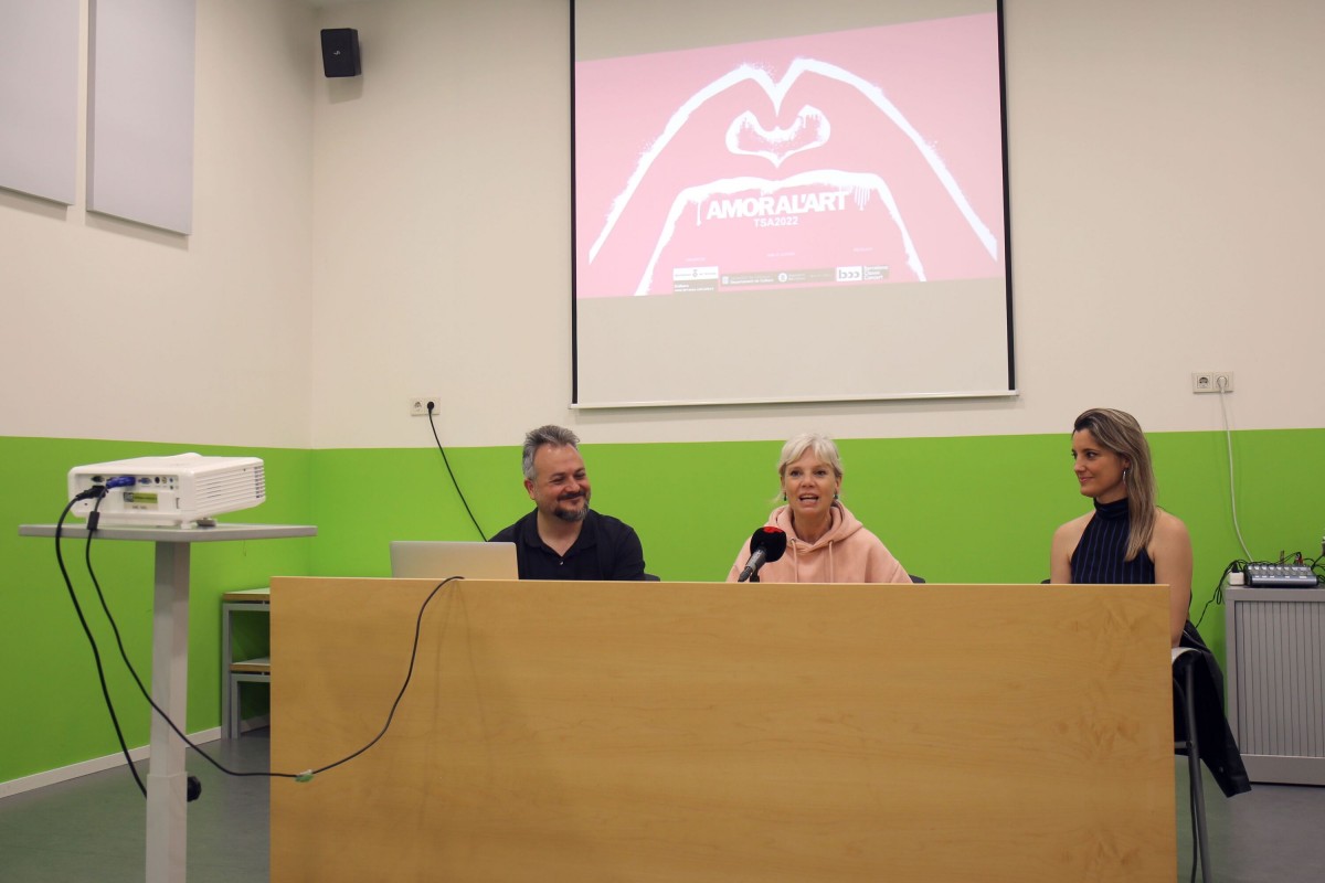 Joan Martínez Colàs, Rosa Boladeras i Laia Camps a la roda de premsa del cicle 'Amor a l'Art'