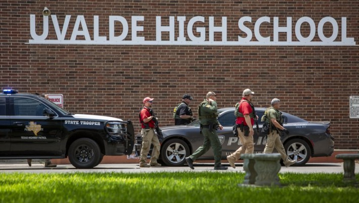 A finals de maig hi va haver un tiroteig a una escola de Texas