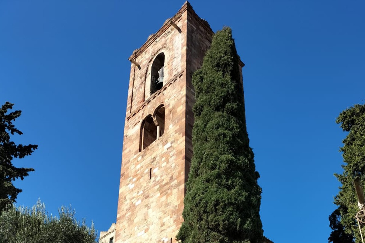 Vista parcial de la Torre Roja de Sant Pere de Vilamajor