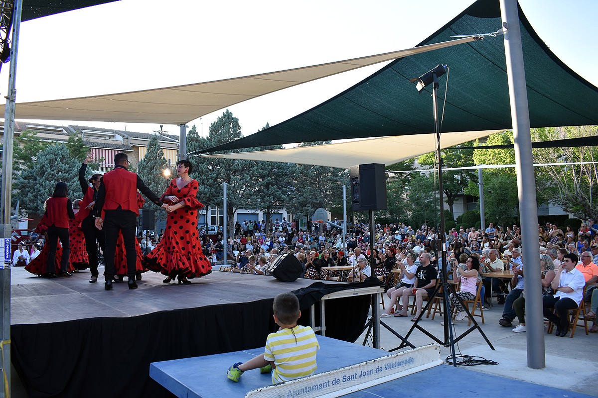 El folklore andalús ha estat present a la inauguració dels nous tendals del Parc Llobet