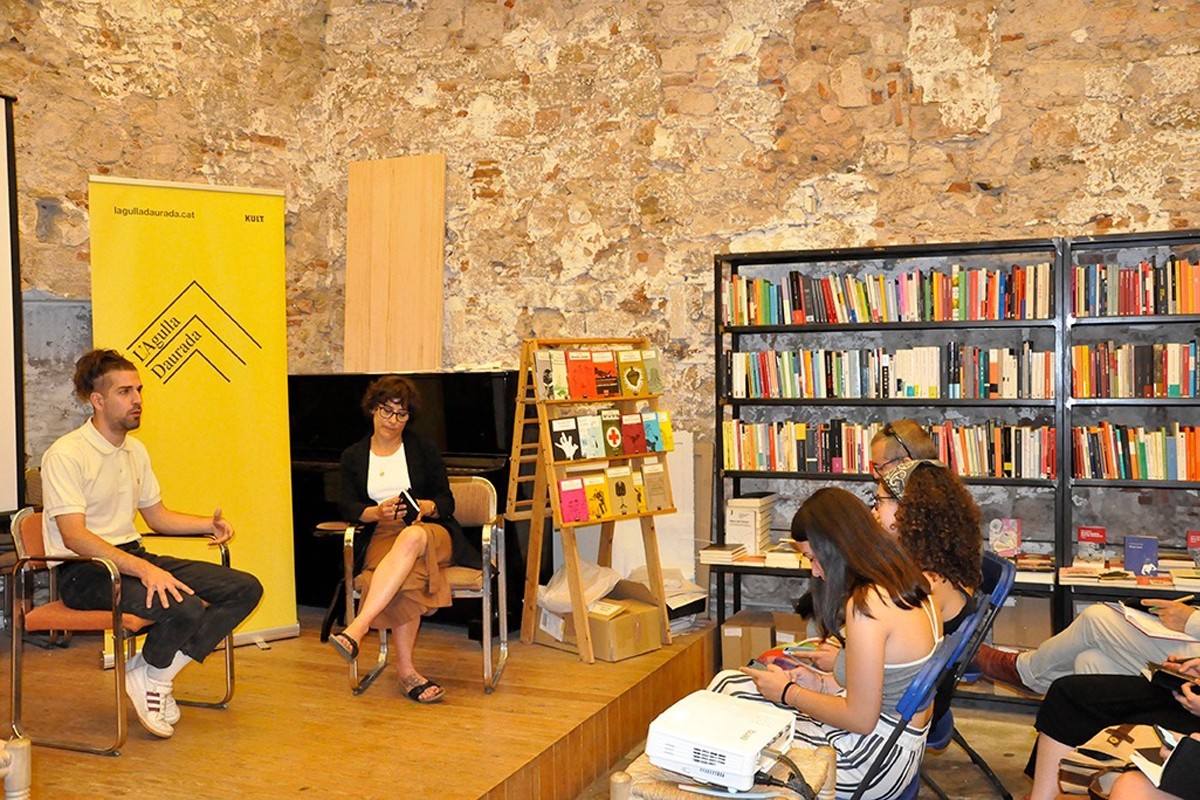 Marc Garcés i Anna Roca durant la presentació de L'Agulla Daurada a Barcelona