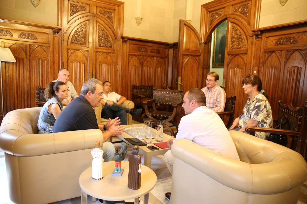 Reunió del comitè d'empresa del CST amb l'alcalde de Terrassa, Jordi Ballart. 