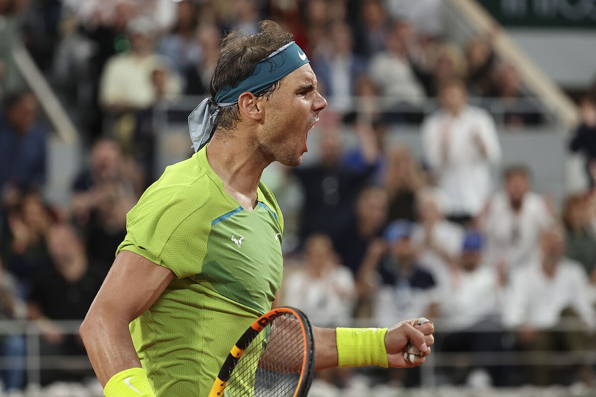 Rafa Nadal, celebrant un punt a Roland Garros