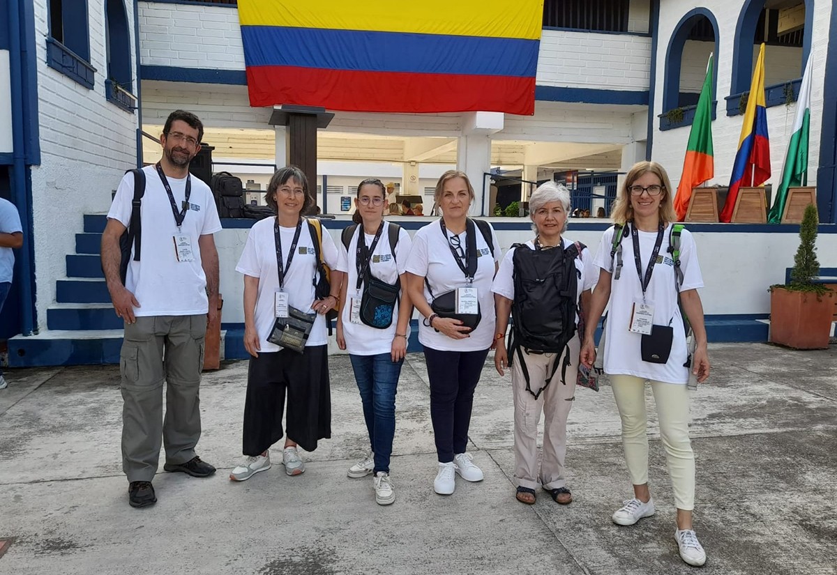 Magalí Miracle, la tercera començant per la dreta, observadora de les eleccions presidencials de Colòmbia