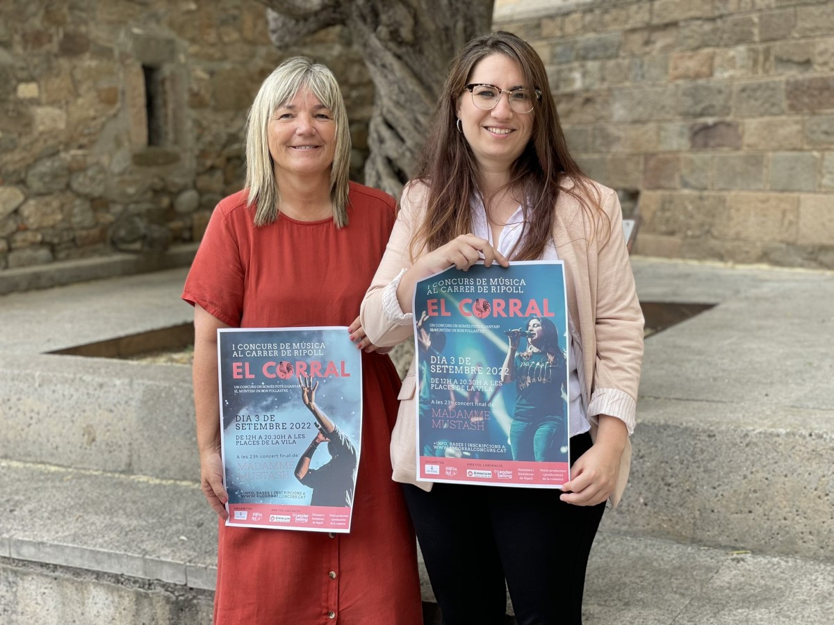 Montsina Llimós, regidora de Cultura de Ripoll, i Marina Prat, organitzadora del nou concurs