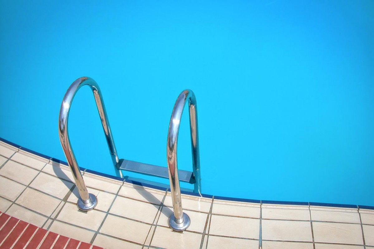 Imatge d'arxiu d'una piscina
