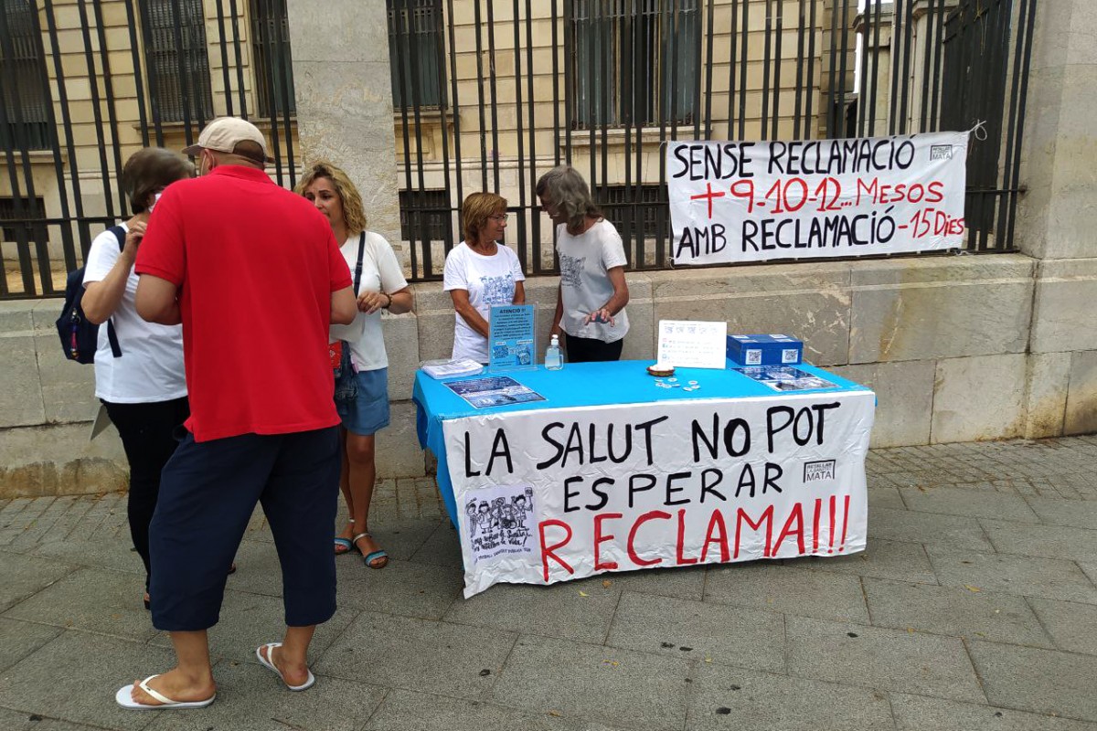 La parada del Grup de Treball en defensa de la sanitat pública de Tarragona.