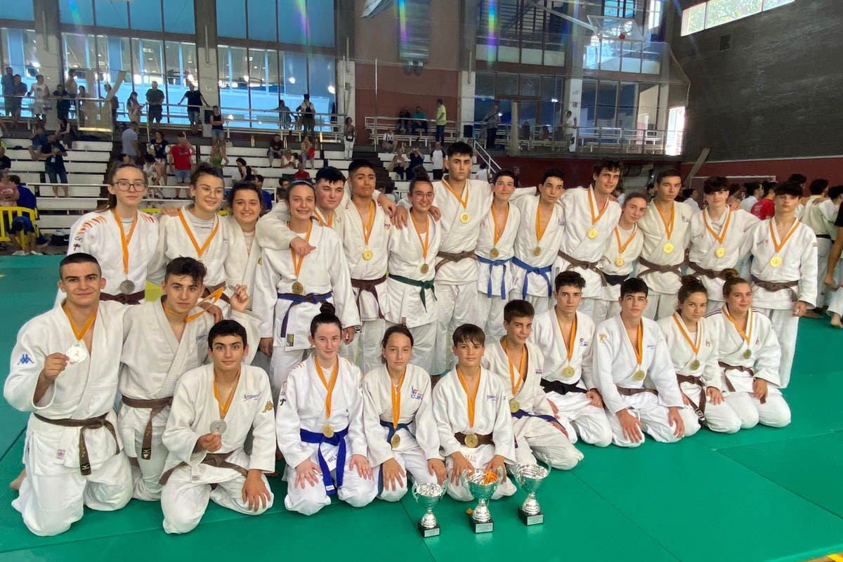 Judokes infantils i cadets del Centre de Tecnificació de Judo